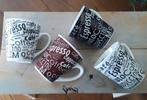 Mokken - bekers met tekst - coffee - café - zwart wit bruin, Huis en Inrichting, Gebruikt, Keramiek, Ophalen of Verzenden, Overige stijlen