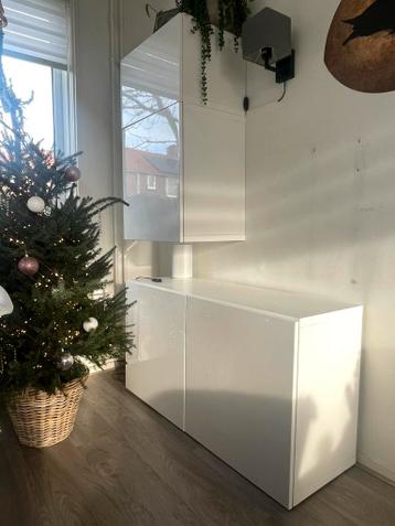 Ikea Besta kasten met wit hoogglans deuren - afbeelding 1