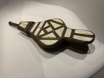 Antieke Balg met been Inleg beschikbaar voor biedingen