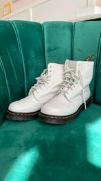 Dr. Martens Pascal maat 40 wit, Kleding | Dames, Schoenen, Ophalen of Verzenden, Zo goed als nieuw, Wit