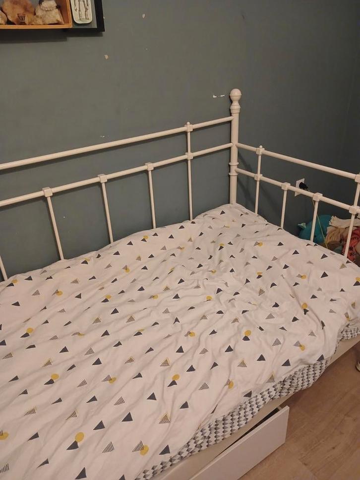 Mooi 1-persoons Ikea spijlen bed, Huis en Inrichting, Slaapkamer | Bedden, Zo goed als nieuw, Eenpersoons, 100 cm, 210 cm, Metaal