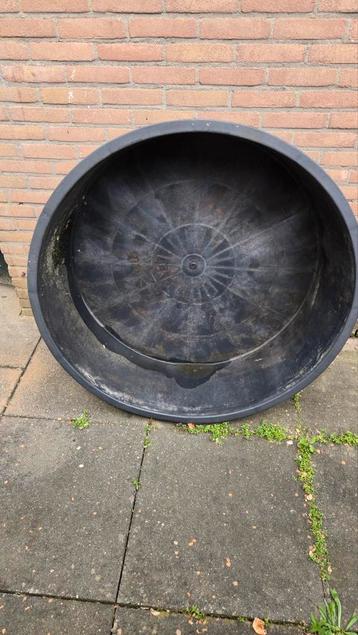 Ronde vijverbak 110cm diameter 35cm hoog beschikbaar voor biedingen