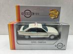 Gama Opel Omega Taxi 1:43, Hobby en Vrije tijd, Modelauto's | 1:43, Auto, ., Ophalen of Verzenden, Zo goed als nieuw