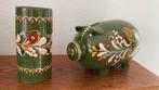 Vintage brocante jaren 70 spaarvarken en vaas gesigneerd, Verzamelen, Spaarpotten, Ophalen of Verzenden, Zo goed als nieuw, Steen, Aardewerk of Keramiek