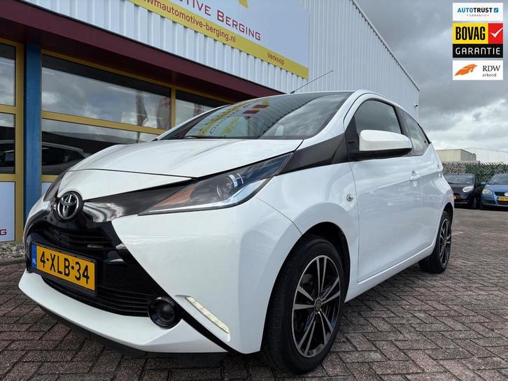 Toyota Aygo 1.0 VVT-i x-play APK T/M 17-9-2026, Auto's, Toyota, Bedrijf, Te koop, Aygo, ABS, Airbags, Centrale vergrendeling, Cruise Control