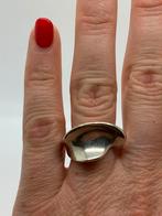 K513 Prachtige zilveren modernist ring maat 18, 18 tot 19, Ophalen of Verzenden, Dame, Zilver