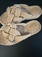 Leuke slippers, Kleding | Dames, Schoenen, Ophalen of Verzenden, Zo goed als nieuw