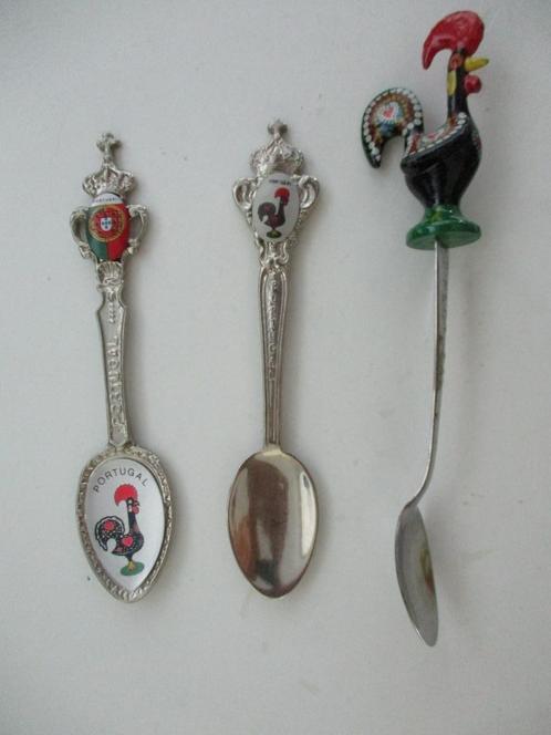 3  souvenir lepeltjes van Portugal., Verzamelen, Porselein, Kristal en Bestek, Zo goed als nieuw, Bestek, Metaal, Verzenden