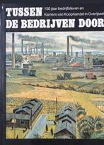J. Mooij - Tussen de bedrijven door, Boeken, J. Mooij, Ophalen of Verzenden, 20e eeuw of later, Gelezen