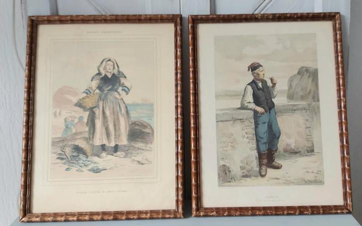 2 OUD FRANSE PRENTEN (VISSERSVROUW/MAN)IN RAAM,34X26 CM., Antiek en Kunst, Curiosa en Brocante, Ophalen of Verzenden