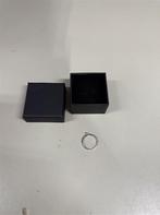 Ring witgoud 9ct met diamand, Ophalen of Verzenden, Zo goed als nieuw, Nvt, Dame