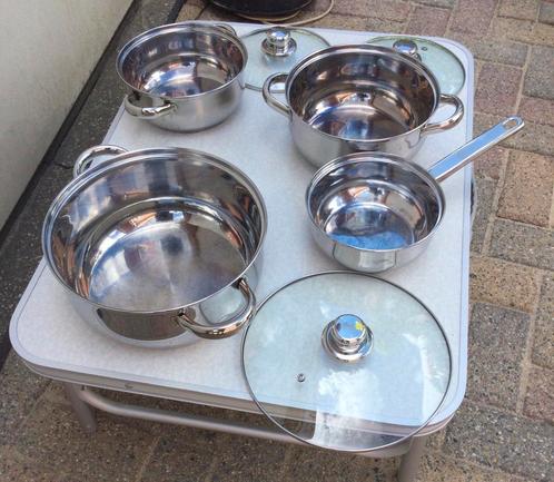 Pannenset met glazen deksels en een steelpan, Caravans en Kamperen, Camper-accessoires, Zo goed als nieuw, Ophalen of Verzenden
