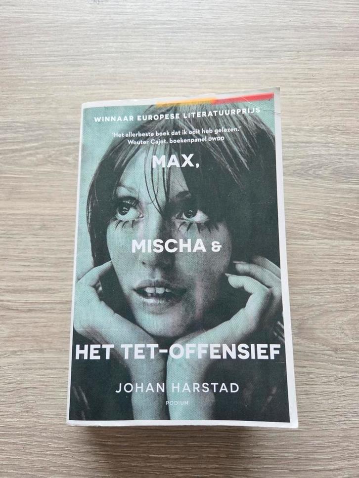 Max, Mischa & het Tet-offensief - Johan Harstad, Boeken, Literatuur, Zo goed als nieuw, Nederland, Ophalen of Verzenden