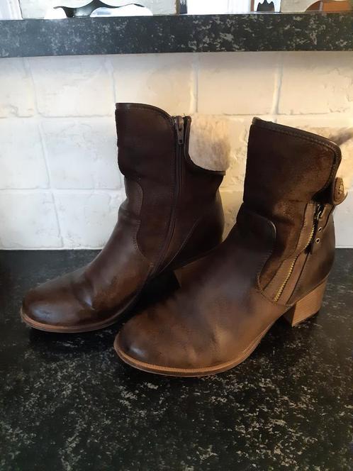 Zgan bruine dameslaarsjes mt 41 met bont, Kleding | Dames, Schoenen, Zo goed als nieuw, Lage of Enkellaarzen, Bruin, Ophalen of Verzenden
