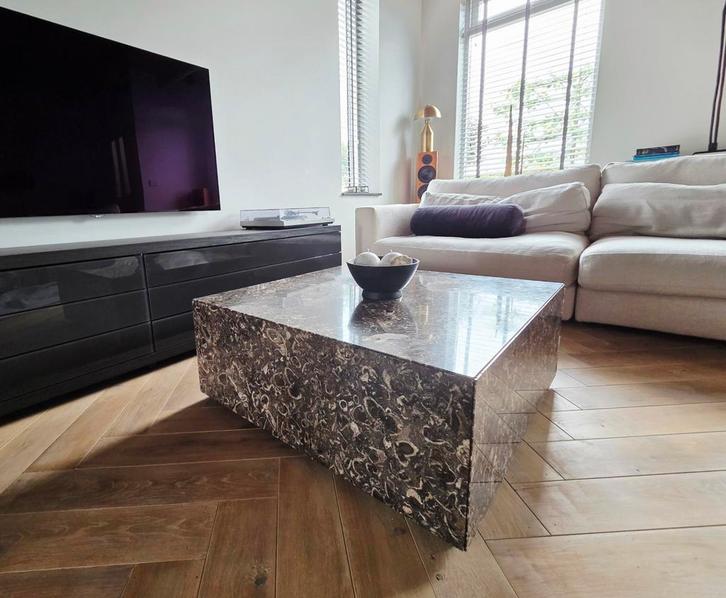 Design natuursteen salon tafel fossiel marmer bruin, Huis en Inrichting, Tafels | Salontafels, Gebruikt, Minder dan 50 cm, 50 tot 100 cm