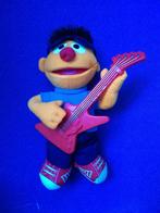 SESAMSTRAAT Knuffel ERNIE MET ROCK GITAAR MET GELUID. 30 CM, Ophalen of Verzenden, Nieuw, Overige typen
