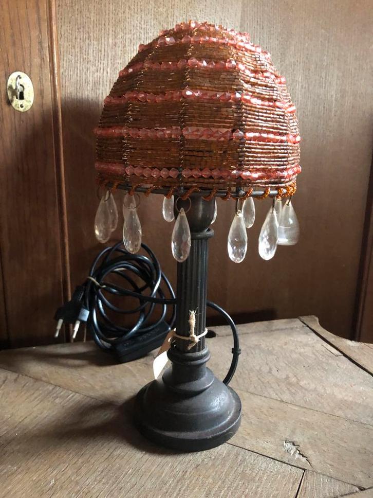Vintage retro tafellampje met kralen, Huis en Inrichting, Lampen | Vloerlampen, Gebruikt, Minder dan 100 cm, Metaal, Ophalen of Verzenden