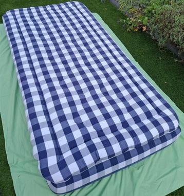 Hästens matras en topper, ong. 105x210 cm, netjes beschikbaar voor biedingen