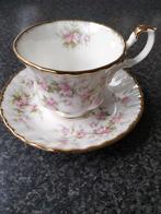 Royal Albert Victoriana Rose kop en schotel, Ophalen of Verzenden, Zo goed als nieuw, Porselein, Kop en/of schotel