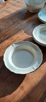 Wedgwood Queens Plain, soepborden, Huis en Inrichting, Keuken | Servies, Nieuw, Ophalen of Verzenden, Bord(en), Wedgwood