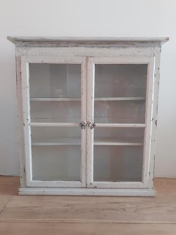 Oud vitrinekastje brocante  beschikbaar voor biedingen
