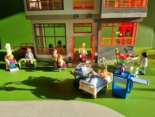 Playmobil sets 6657 4407 6660 6662 6663 kinderziekenhuis, Kinderen en Baby's, Speelgoed | Playmobil, Zo goed als nieuw, Complete set