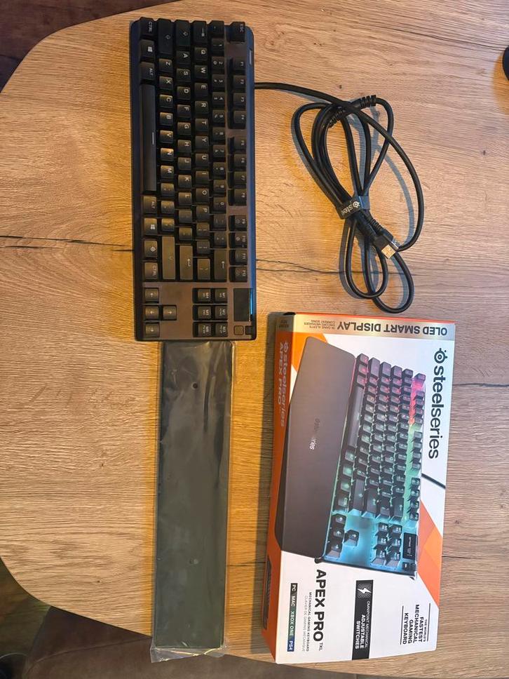 Steelseries Apex Pro TKL - Gaming Toetsenbord, Computers en Software, Toetsenborden, Zo goed als nieuw, Qwerty, Bedraad, Gaming toetsenbord