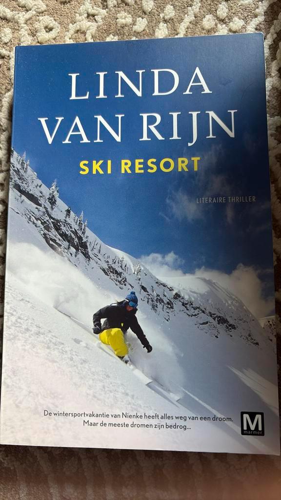 Linda van Rijn - Ski resort, Boeken, Thrillers, Zo goed als nieuw, Nederland, Ophalen of Verzenden