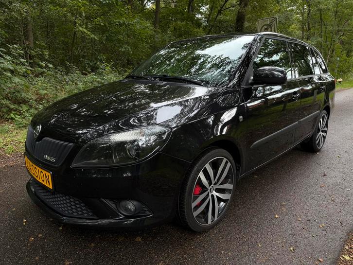 Skoda Fabia RS 180pk Dsg-7 2013 Navi/Cruise/stoelverw., Auto's, Skoda, Bedrijf, Fabia, ABS, Airbags, Airconditioning, Alarm, Bluetooth