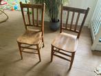 Twee houten kerkstoelen, Ophalen