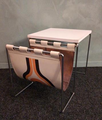 Brabantia bijzettafel met lederen tijdschriftenrek beschikbaar voor biedingen