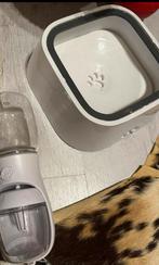 Honden voerbak en een hondenwaterdispenser, Ophalen, Zo goed als nieuw