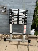 Telescoopladder in nette staat, Doe-het-zelf en Verbouw, Ladders en Trappen, Ophalen, Zo goed als nieuw, Ladder, Opvouwbaar of Inschuifbaar