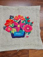 geborduurd bloemstuk (vrolijke kleuren), Ophalen of Verzenden, Nieuw, Binnen