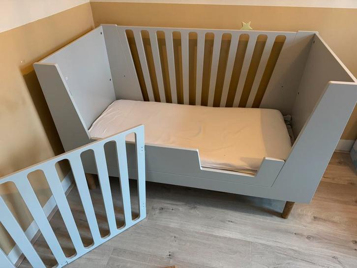 Meegroeiledikant Done bydeer, Kinderen en Baby's, Babywiegjes en Ledikanten, Gebruikt, Ledikant, Ophalen