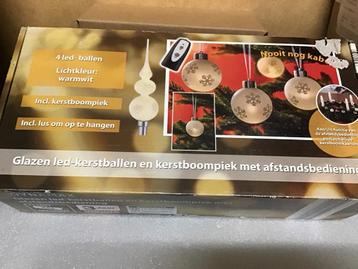 Kerstballen en piek beschikbaar voor biedingen