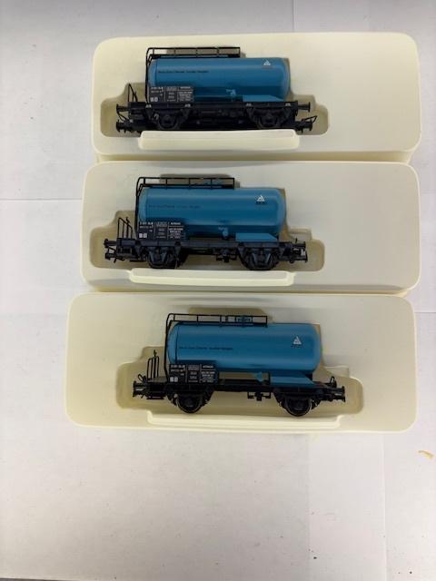 Liliput 250 49,  3x AKZO blauw, Hobby en Vrije tijd, Gelijkstroom, Wagon, Ophalen of Verzenden, Zo goed als nieuw