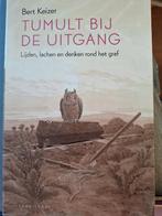 Tumult bij de uitgang  Bert Keizer, Ophalen of Verzenden, Achtergrond en Informatie