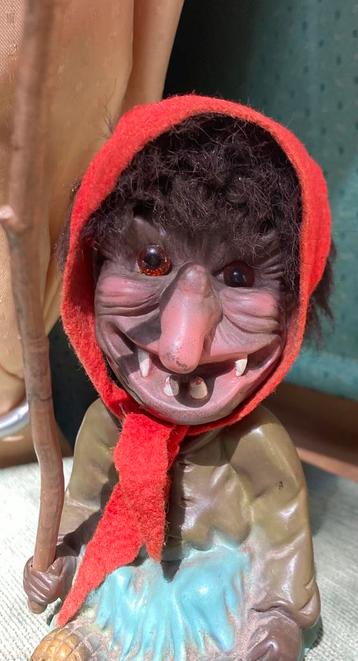 Bobble head heks beschikbaar voor biedingen