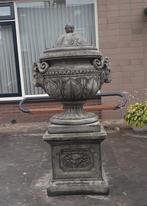 Ramskop vaas op sokkel, Ophalen, Rond, Nieuw, Beton