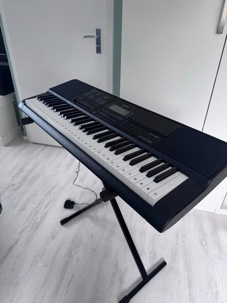 Casio CT-X700 Keyboard + Standaard, Muziek en Instrumenten, Keyboards, Gebruikt, 61 toetsen, Casio, Aanslaggevoelig, Ophalen