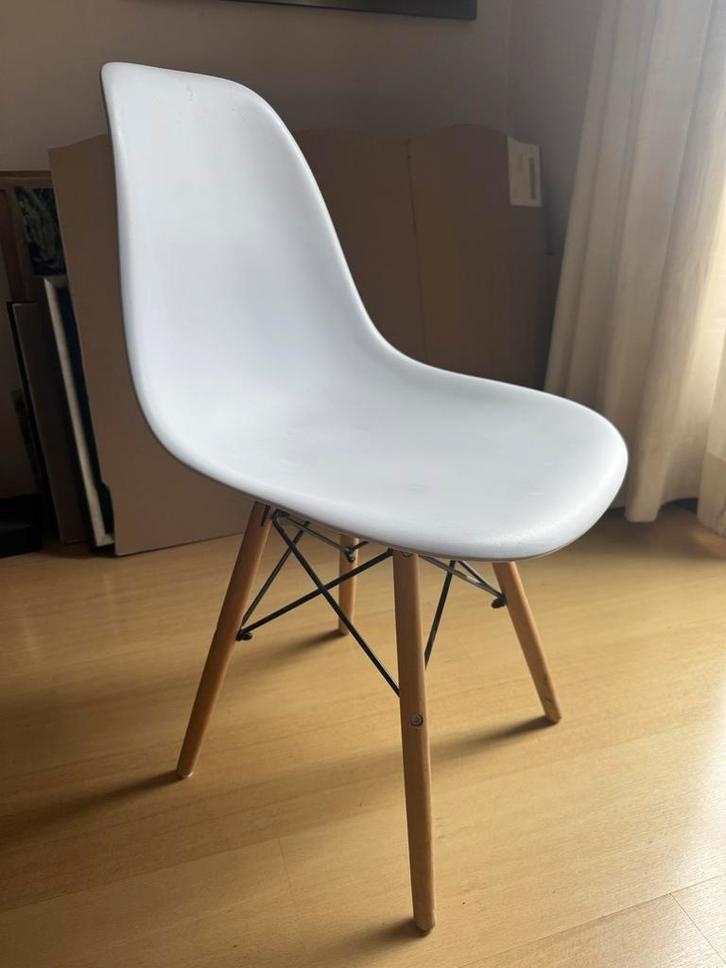 Stijlvolle Eames stoel (replica) - Wit, Huis en Inrichting, Stoelen, Gebruikt, Eén, Hout, Wit, Ophalen