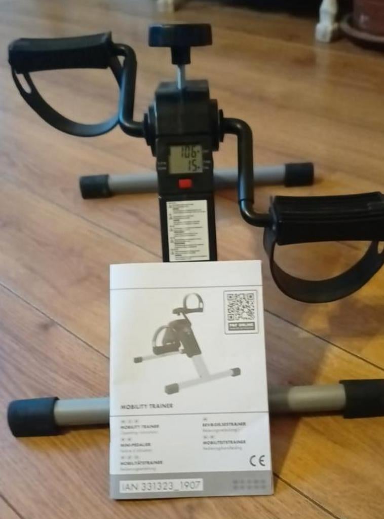 Compacte mobiliteitstrainer voor armen en benen, Sport en Fitness, Ophalen of Verzenden, Zo goed als nieuw, Metaal, Stoelfiets