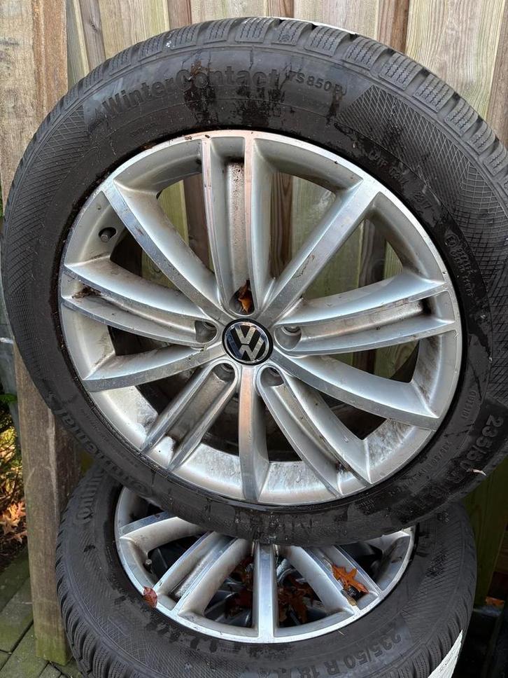 Tiguan Winterbanden met Lichtmetalen Velgen 35/50 R18, Auto diversen, Auto-accessoires, Gebruikt, Ophalen