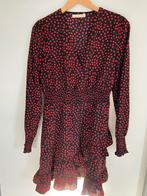 Zwarte jurk met rode hartjes, Kleding | Dames, Jurken, Maat 38/40 (M), Zwart, Ophalen of Verzenden, Zo goed als nieuw
