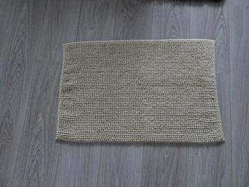 badmat taupe beigegrijs. Nieuw beschikbaar voor biedingen