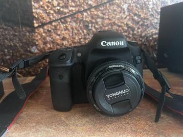 Canon 7d + 50mm  1.8mm en toebehoren  beschikbaar voor biedingen