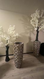 2x Schelpenvaas met bloesem eric kuster style, Ophalen of Verzenden, Zo goed als nieuw