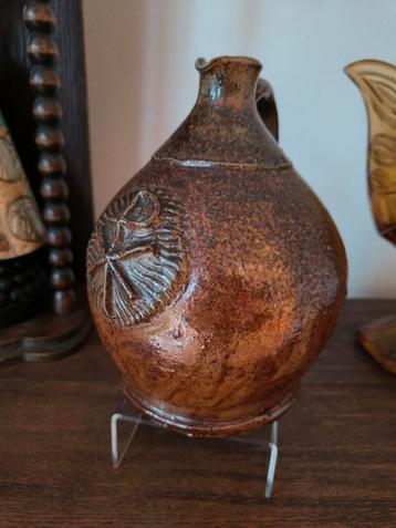 Oude wijwater kruik Terraco de draak 18 cm beschikbaar voor biedingen