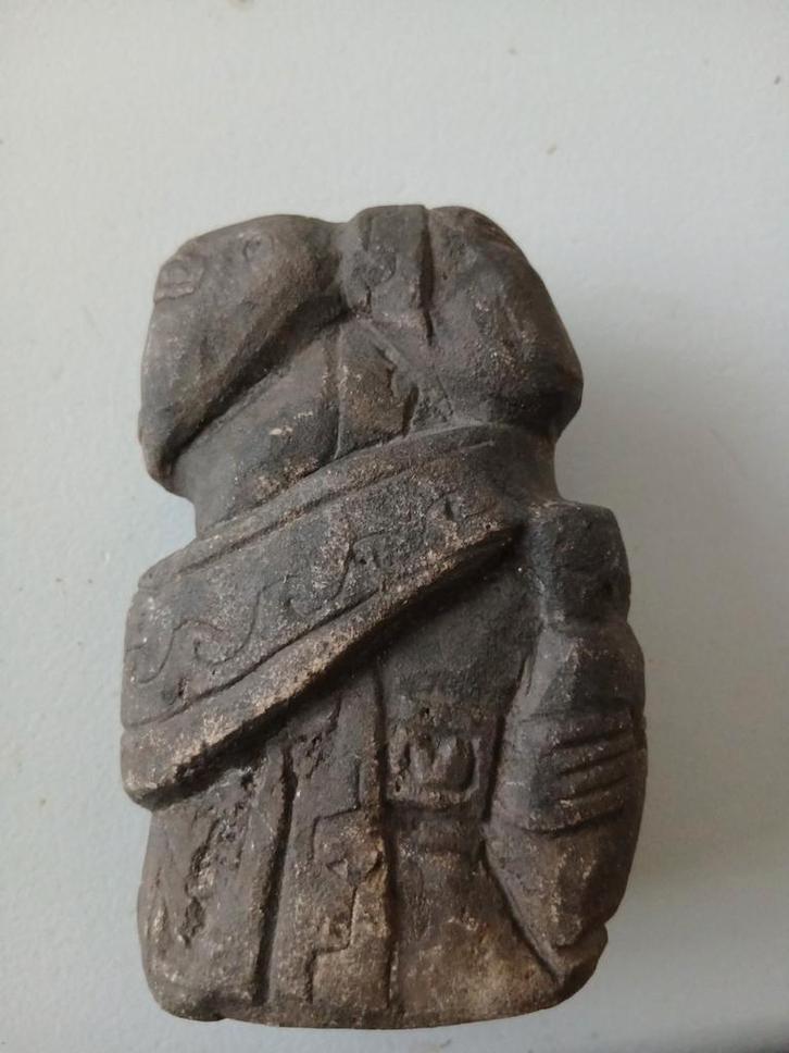 Wie weet het stenen beeldje Nomoli Afrika zuid Amerika  ?, Antiek en Kunst, Kunst | Niet-Westerse kunst, Ophalen of Verzenden